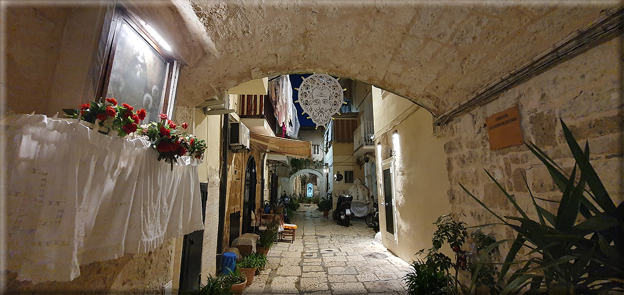 foto Bari di notte